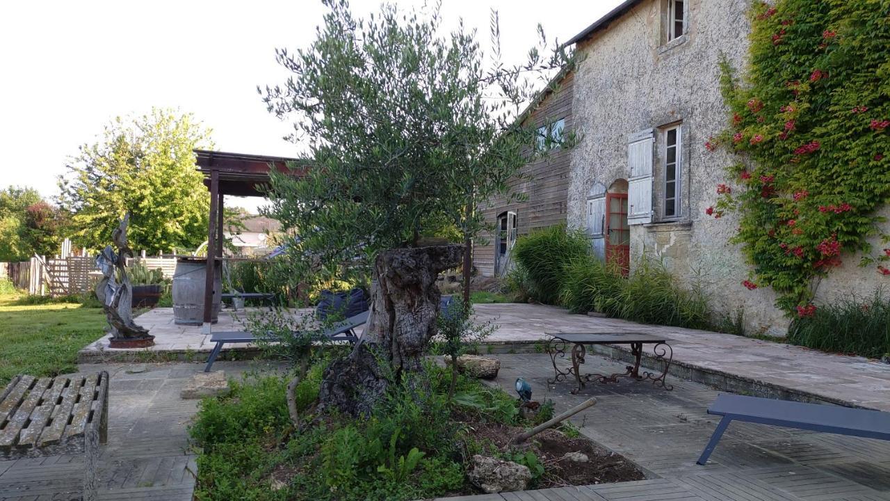 Bed and Breakfast Le Manoir De Gatines Tigné Exteriér fotografie